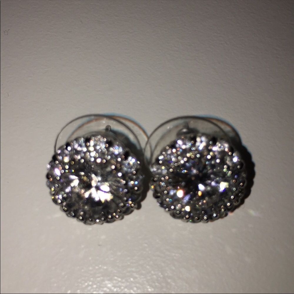 Earrings - Picture 4 of 6